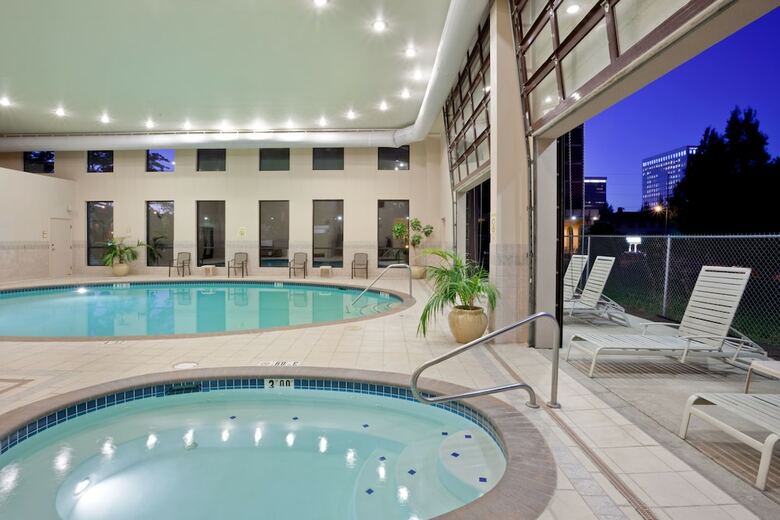 Hotel Crowne Plaza Downtown Convention Center