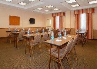 Hotel Comfort Suites Near Raymond James Stadium
