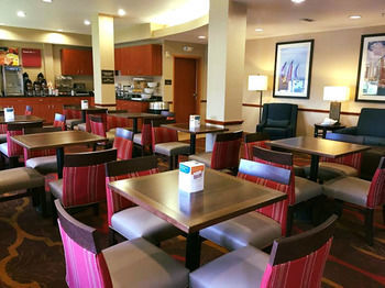 Hotel Comfort Suites Near Raymond James Stadium