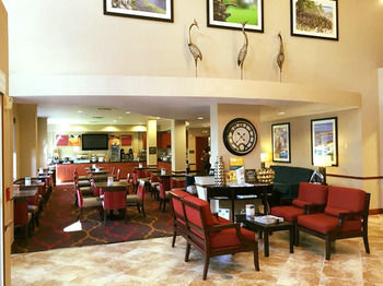 Hotel Comfort Suites Near Raymond James Stadium