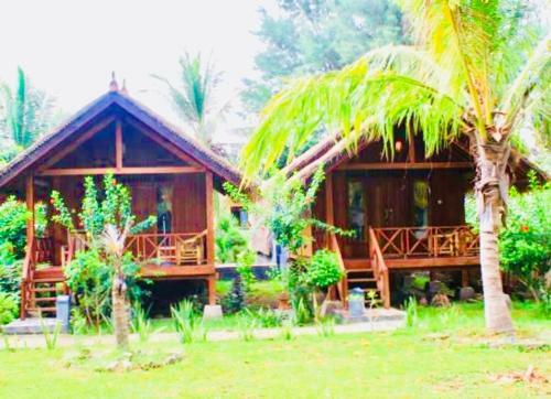 Hostal Bolata Beach House