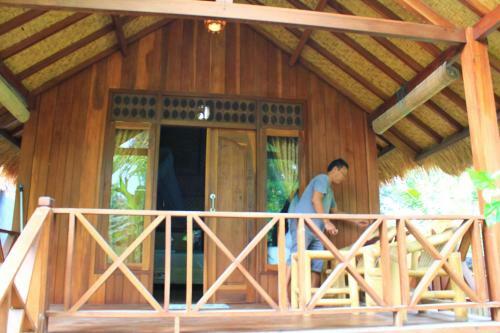 Hostal Bolata Beach House