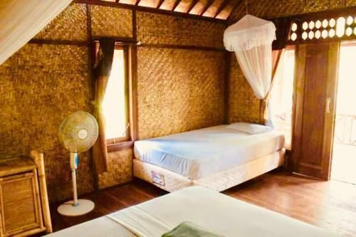 Hostal Bolata Beach House