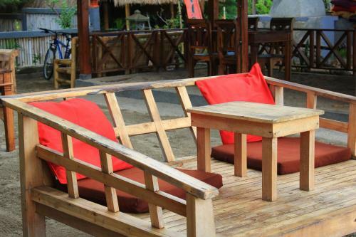 Hostal Bolata Beach House