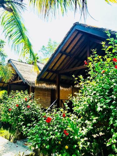Hostal Bolata Beach House