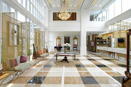 Hotel Ayola La Lisa Surabaya