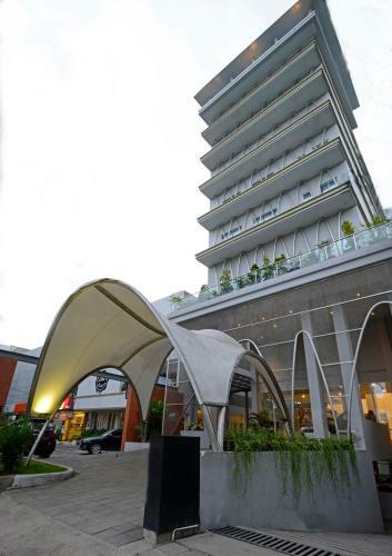 Hotel Ayola La Lisa Surabaya
