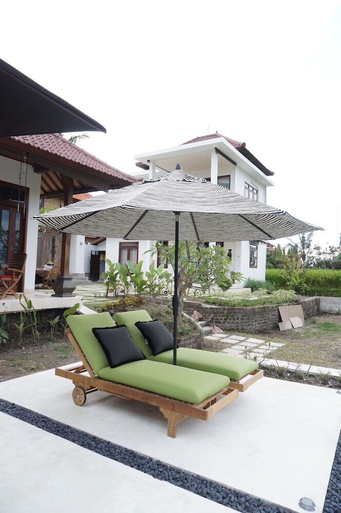 Lebah Villa