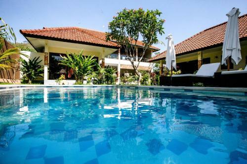 Bed & Breakfast Mimpi Nyata & Dive Center