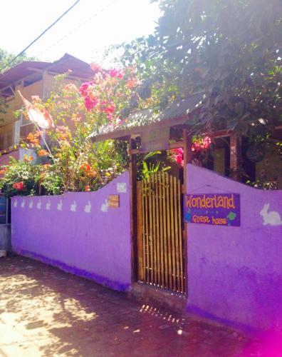 Hostal Wonderland Guesthouse