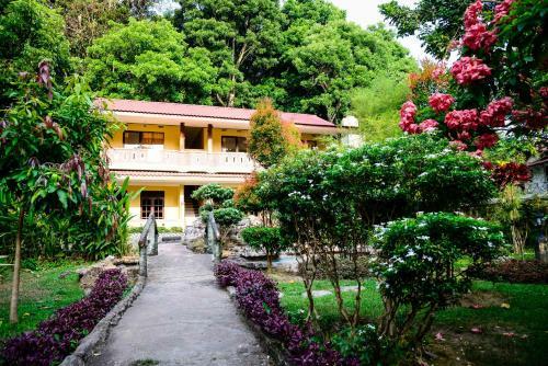 Hostal Wisma Leuser Sibayak