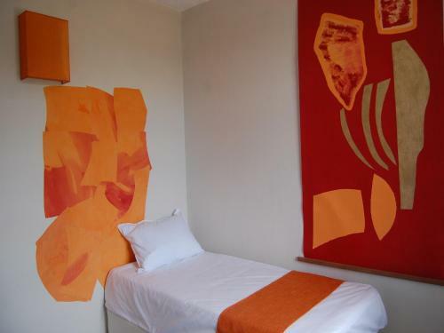 Hostal La Tonnelle Guest House