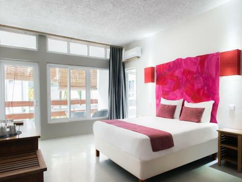 Hostal La Tonnelle Guest House