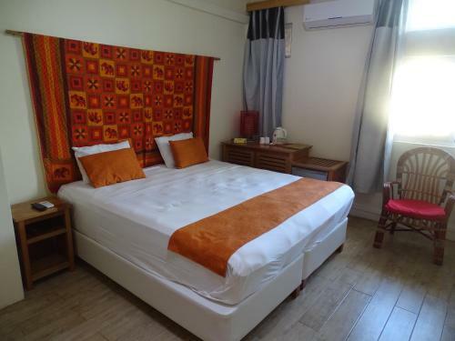 Hostal La Tonnelle Guest House