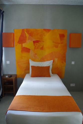 Hostal La Tonnelle Guest House