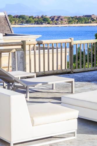 Dolphins Bay Villas