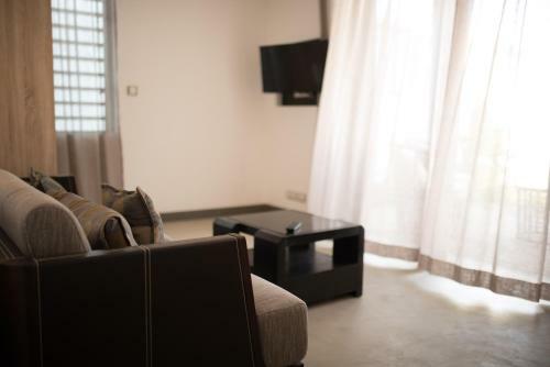 Hostal Toparadis Guest House