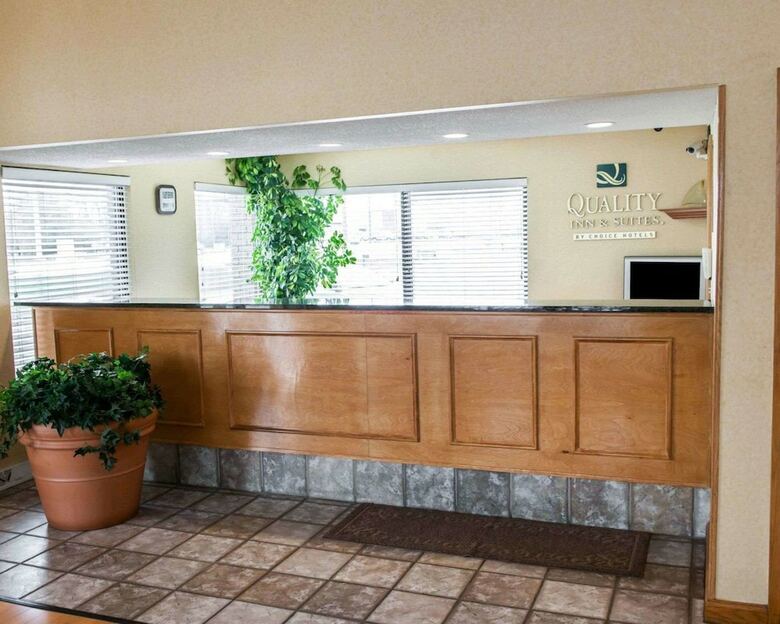 Hotel Quality Inn & Suites