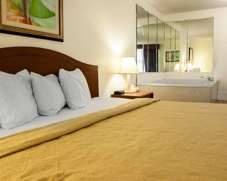 Hotel Quality Inn & Suites