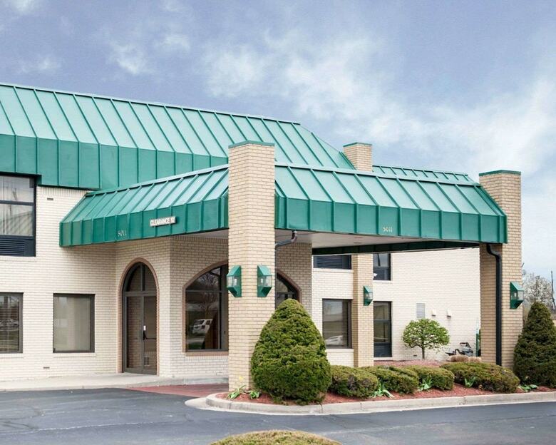 Hotel Quality Inn & Suites