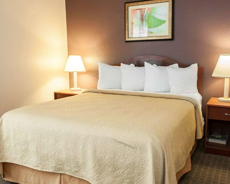 Hotel Quality Inn & Suites