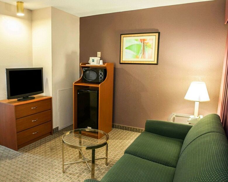 Hotel Quality Inn & Suites