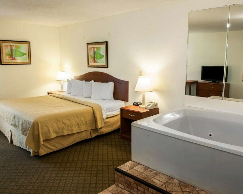 Hotel Quality Inn & Suites