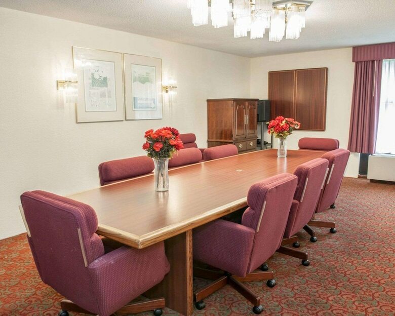 Hotel Quality Inn & Suites
