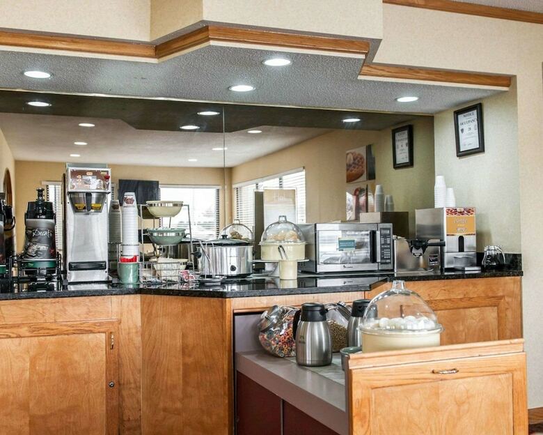 Hotel Quality Inn & Suites