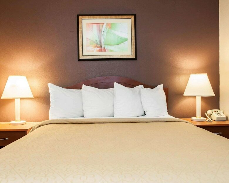 Hotel Quality Inn & Suites