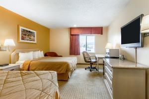 Hotel Rodeway Inn & Suites