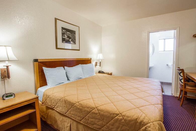 Hotel Rodeway Inn Downtown