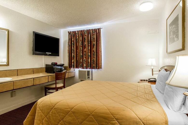 Hotel Rodeway Inn Downtown