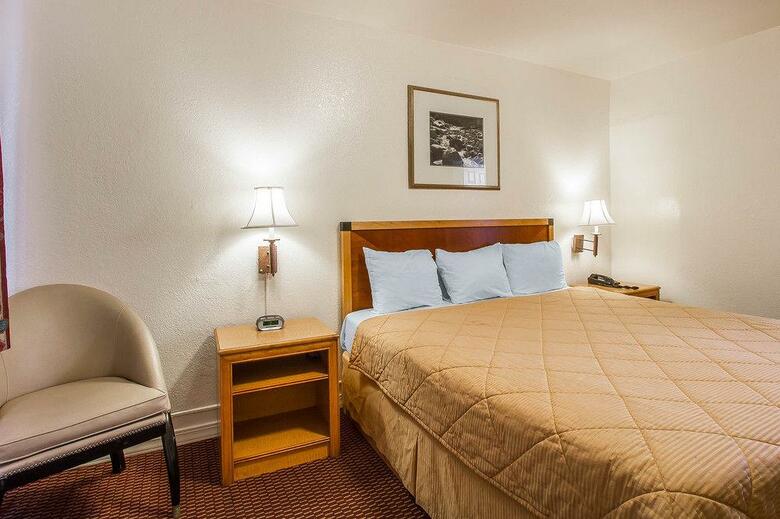 Hotel Rodeway Inn Downtown