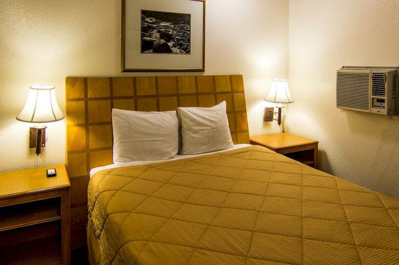 Hotel Rodeway Inn Downtown
