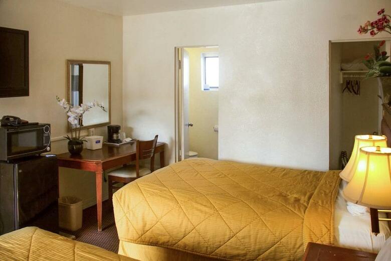 Hotel Rodeway Inn Downtown