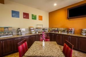 Hotel Comfort Inn West