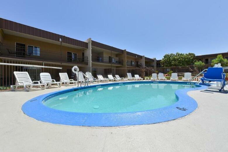 Motel Rodeway Inn