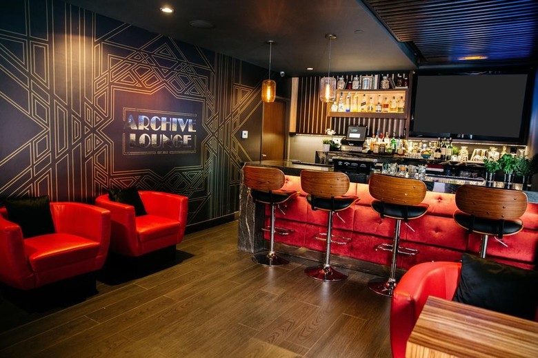 Blvd Hotel & Suites