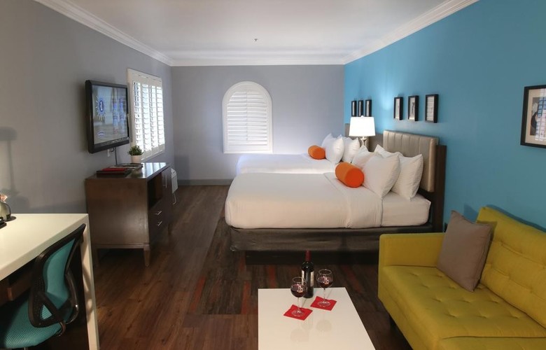 Blvd Hotel & Suites
