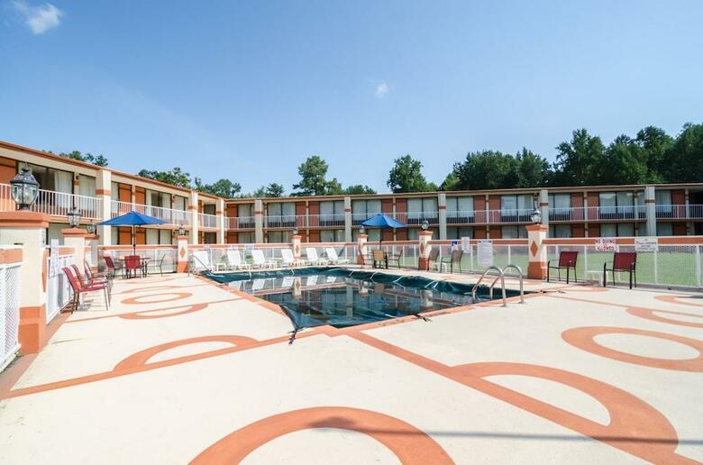 Hotel Quality Inn & Suites