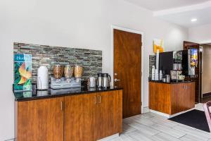 Hotel Comfort Inn & Suites