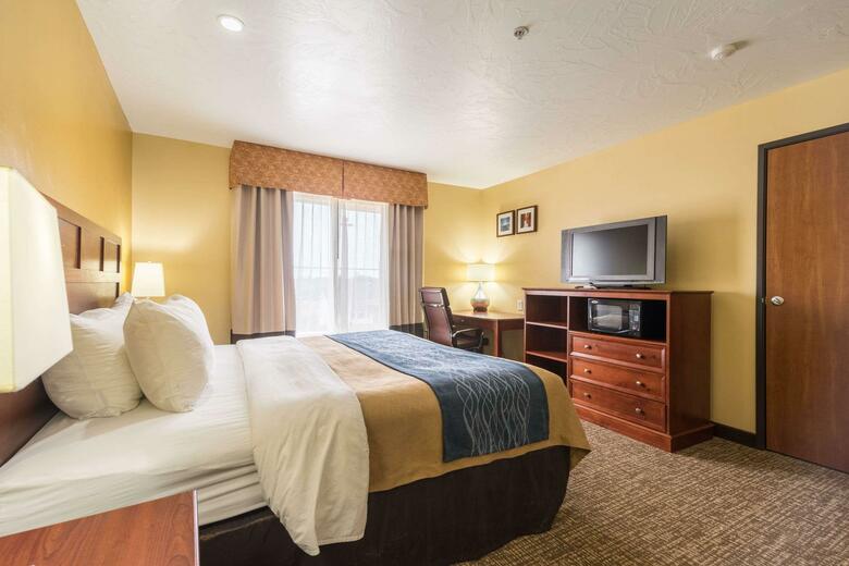 Hotel Comfort Inn & Suites