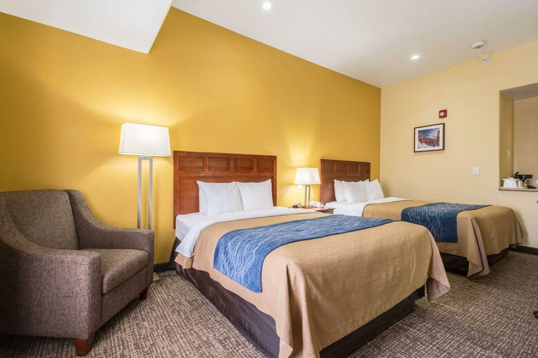 Hotel Comfort Inn & Suites