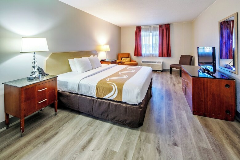 Hotel Quality Inn & Suites