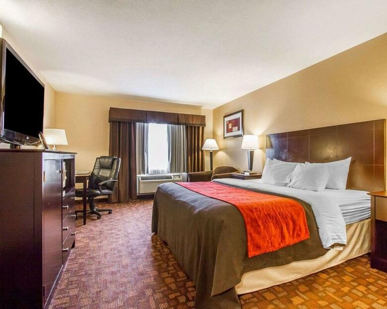 Hotel Comfort Inn & Suites