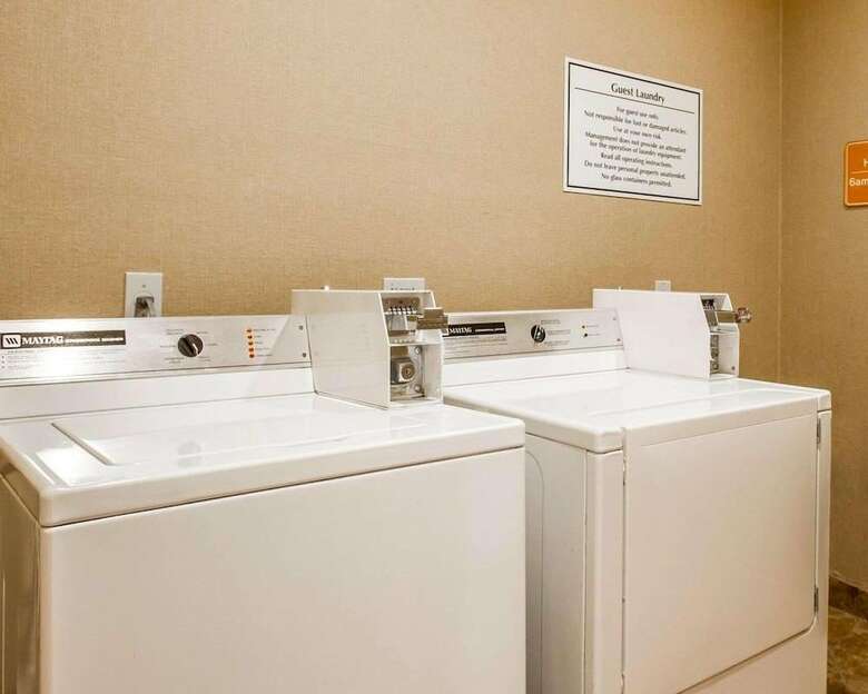 Hotel Comfort Inn & Suites
