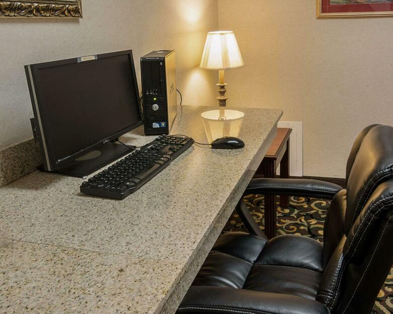 Hotel Comfort Suites