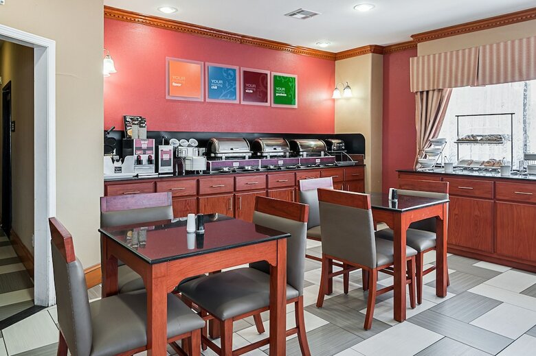 Hotel Comfort Suites