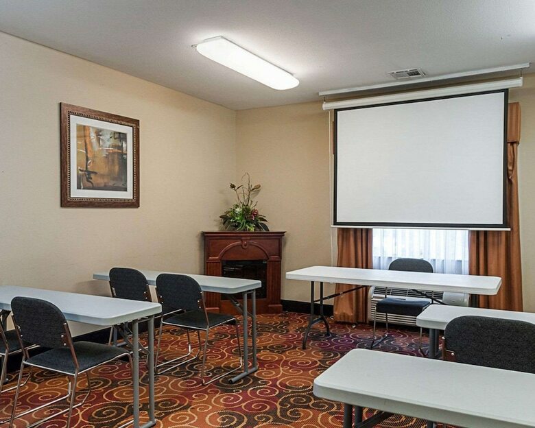 Hotel Comfort Suites